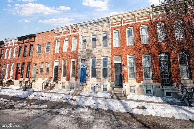 Building Photo - 1015 Riverside Ave