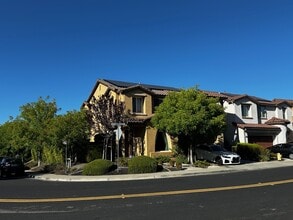 Building Photo - 133 Paddington Ct