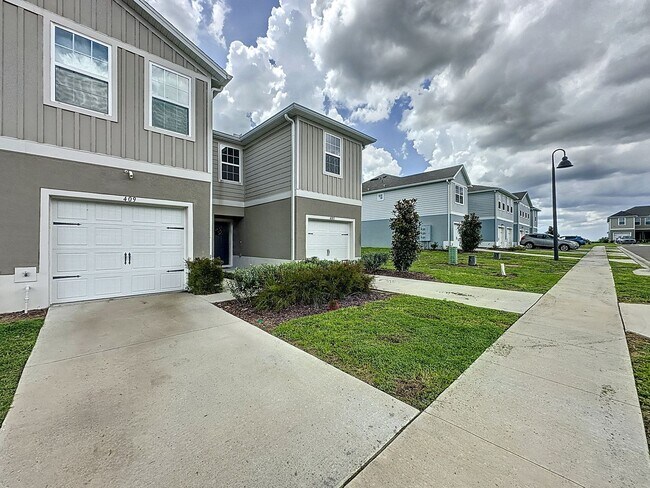 Building Photo - 409 Sedgewick Dr