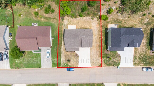 Building Photo - 628 Drakewood Rd