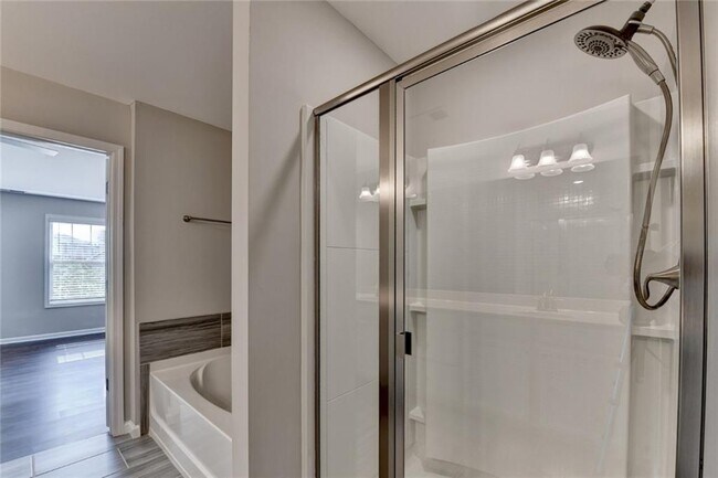 Building Photo - 7245 Heritage Oak Ct