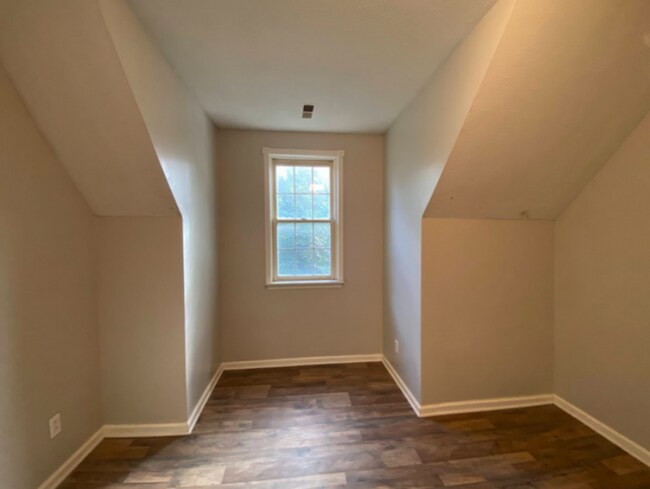 Building Photo - 7918 Madison Ave