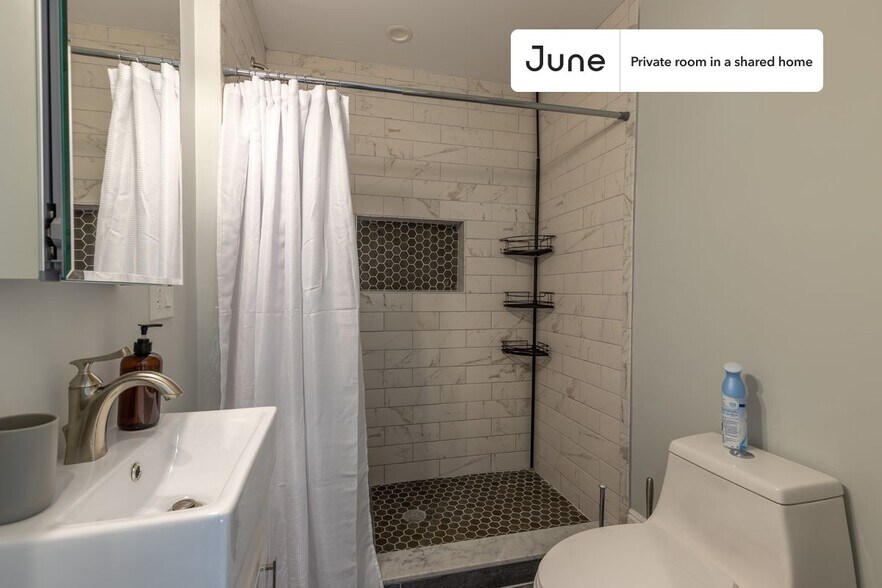 Building Photo - Room in Shared 4 bed/2 bath home