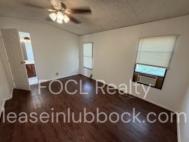 Building Photo - 122 N County Rd