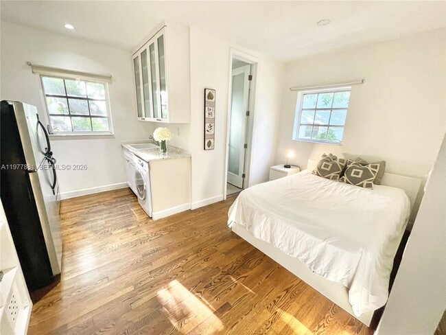 Building Photo - 439 15th St