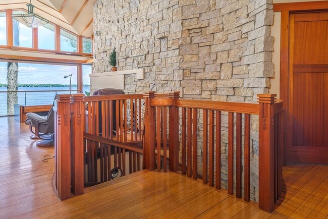 Building Photo - 5030 Lake Mendota Dr