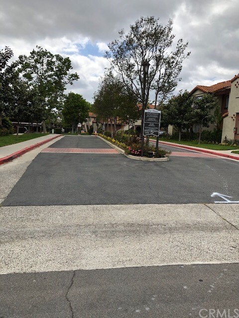 Building Photo - 82 Flor De Sol