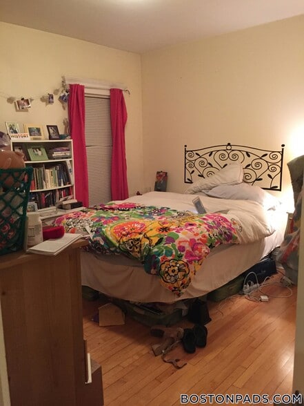 Building Photo - 154 Magazine St