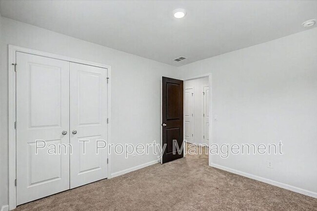 Building Photo - 140 Birch Cir