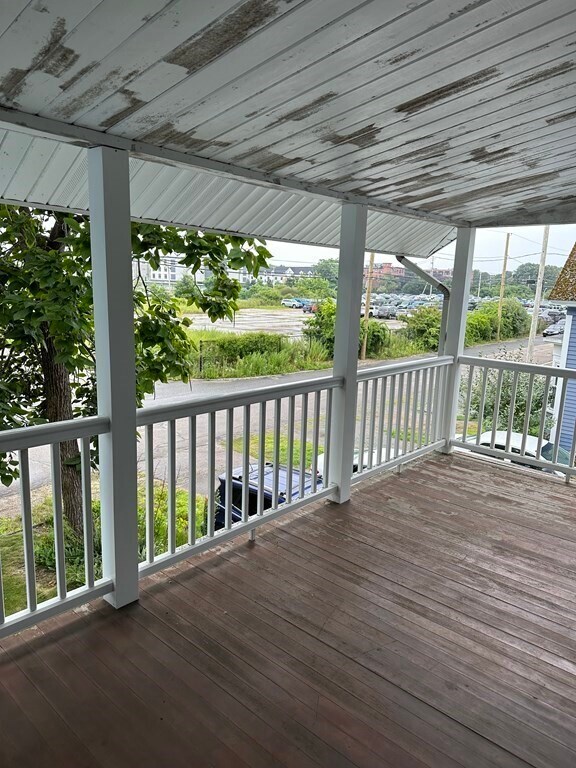 Building Photo - 32 Draper Ave