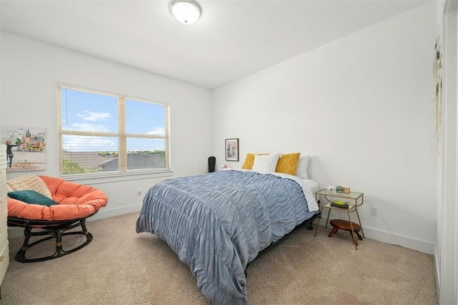 Building Photo - 208 Slate Rock Ter