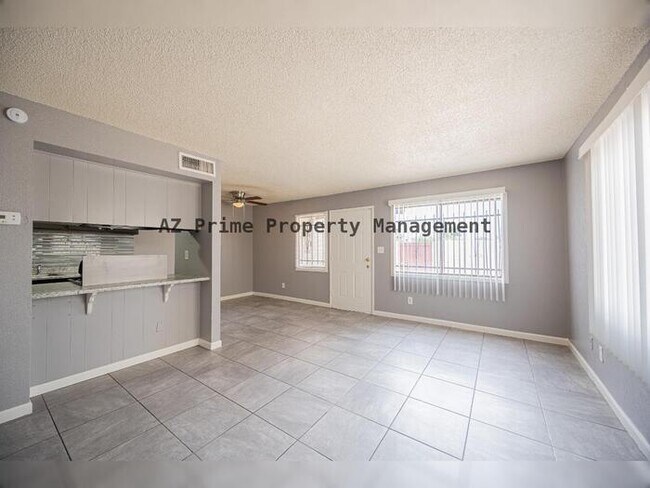 Building Photo - 5414 W Lynwood St