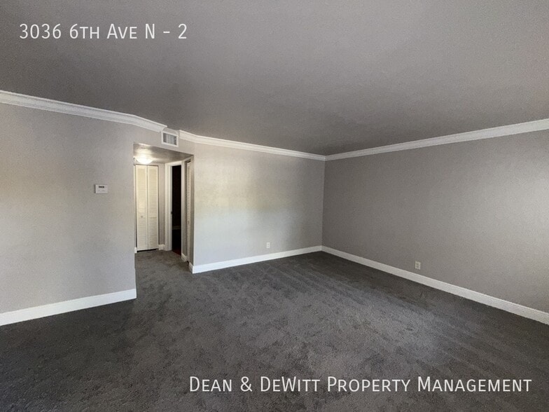 Building Photo - 2 Bed/1 Bath - Unit 2