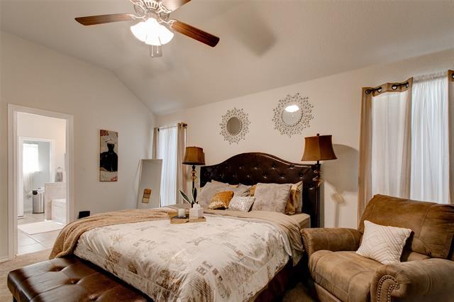 Building Photo - 531 Sydney St