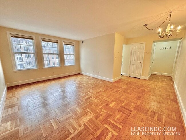 Building Photo - 2721 Ordway St NW