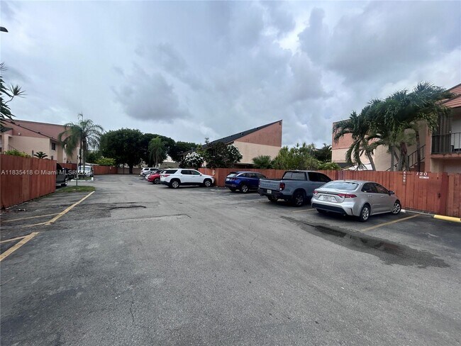 Building Photo - 8610 SW 156th Ct