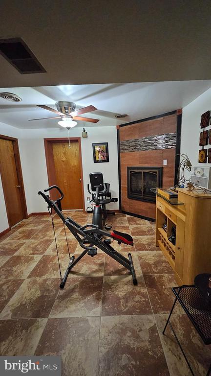 Building Photo - 1511 Jomar Dr