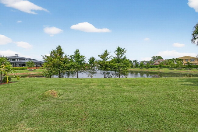 Building Photo - 15155 Newquay Ct