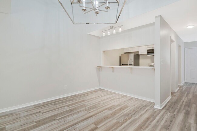 Building Photo - 4221 Brookside Dr