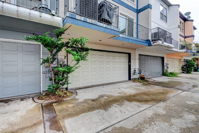 Building Photo - 2210 Mason St