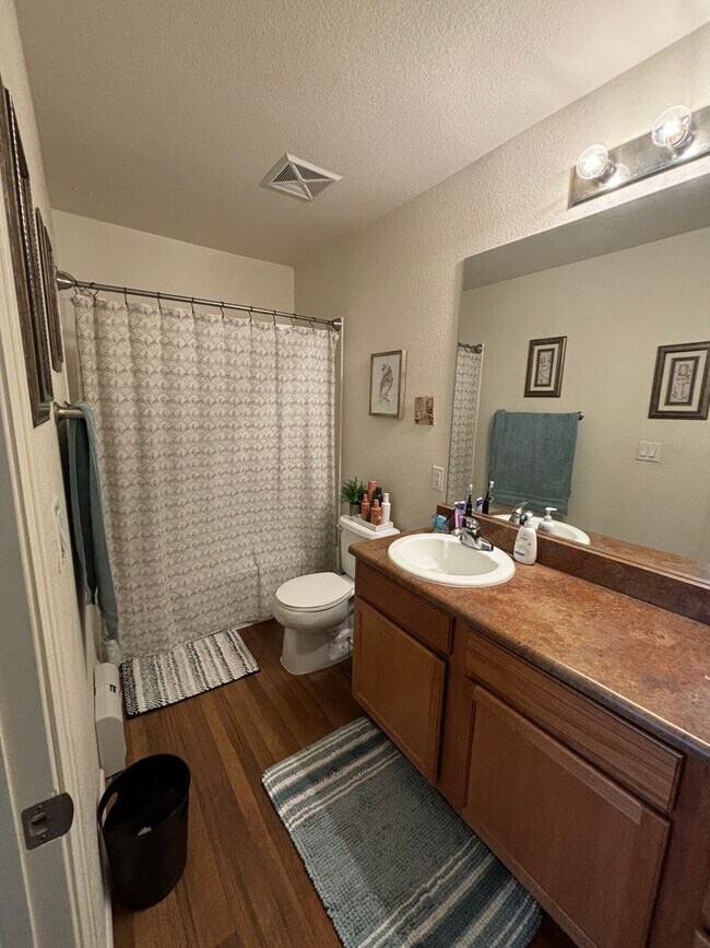 Building Photo - 2 Bed 2 Bath Apartment at River Park Condos