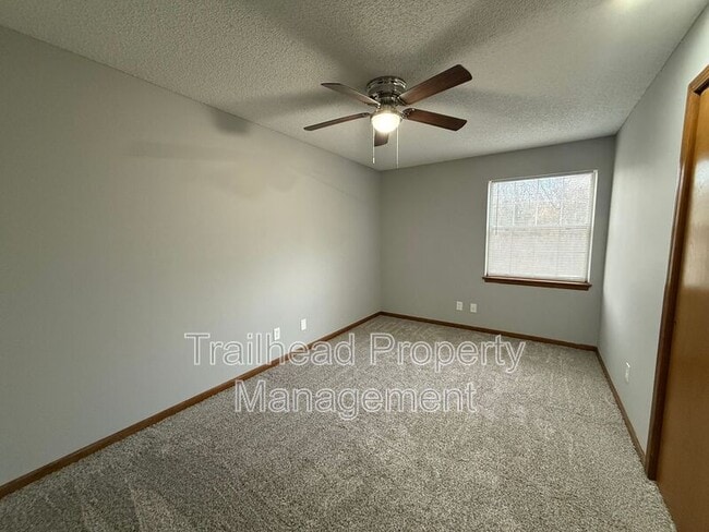 Building Photo - 3405 NW Duncan Rd