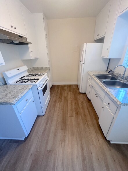 Building Photo - 638 Silverwood Ave