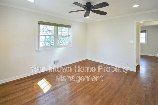 Building Photo - 317 Eureka Dr NE