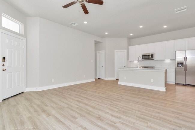 Building Photo - 7322 Coconut Bay Dr