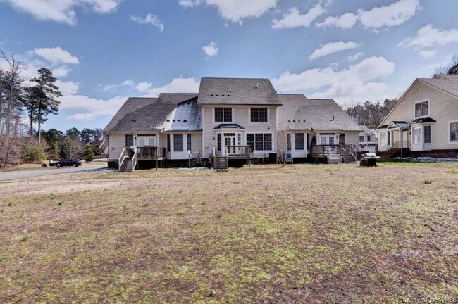 Building Photo - 104 Chanticleer Ct