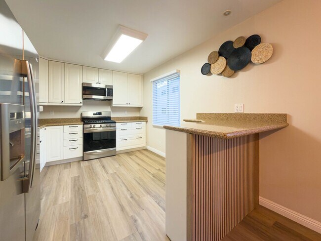 Building Photo - Spacious 4BR with Bonus Room in Cabrini Villas!