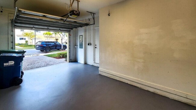 Building Photo - 470 NE 194th Terrace