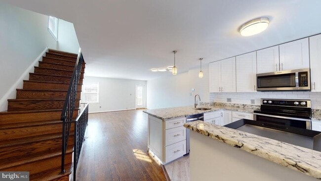 Building Photo - 2029 S Glebe Rd