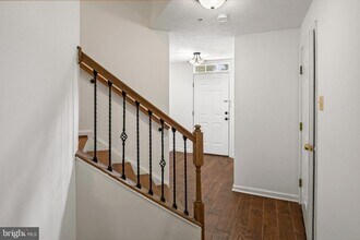 Building Photo - 9805 Redwing Dr