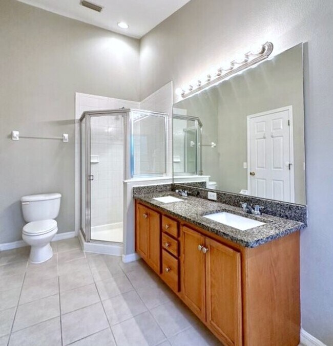 Building Photo - 8006 Thoroughbred Loop