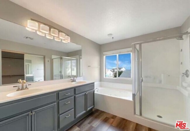 Building Photo - 8823 Mora Ct
