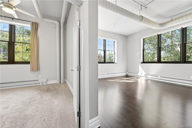 Building Photo - 2917 Main St