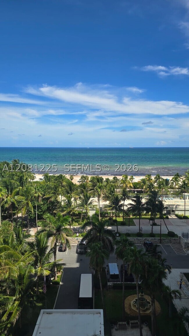 Building Photo - 2899 Collins Ave