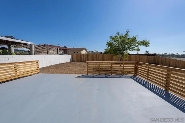 Building Photo - 2472 Calle Tortuosa