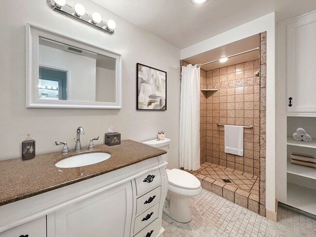 Building Photo - Newly Upgraded 3 Bedroom Home with Stunning Views - Your Oasis in Escondido!