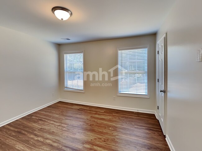Building Photo - 7014 Roselake Cir
