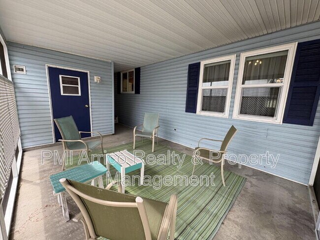 Building Photo - 616 Klickety Klak Ln