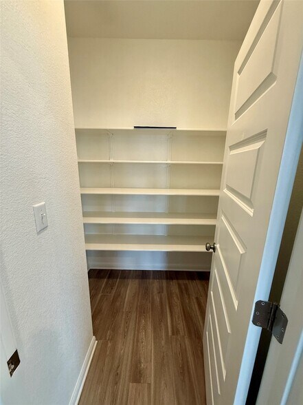 Building Photo - 10608 Ridan Way