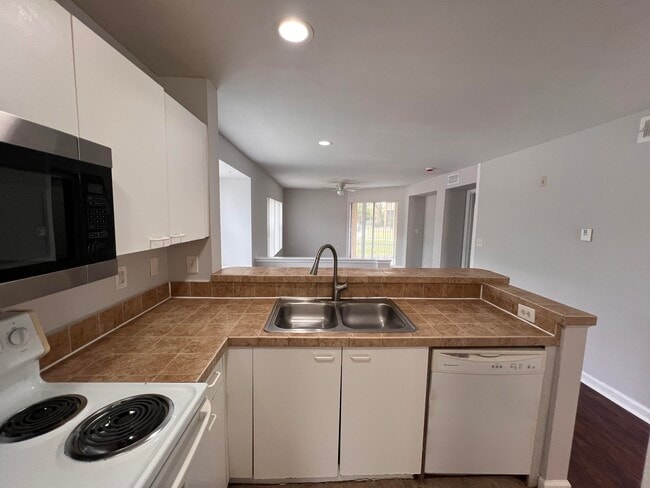 Building Photo - 4799 Via Palm Lakes