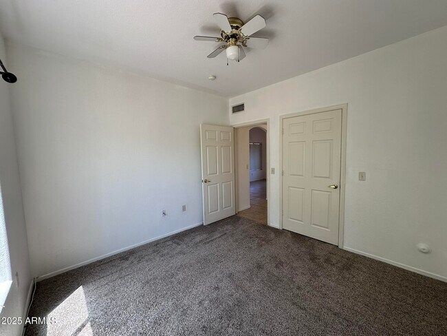 Building Photo - 13818 N Saguaro Blvd