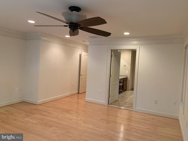 Building Photo - 10701 Whispering Way