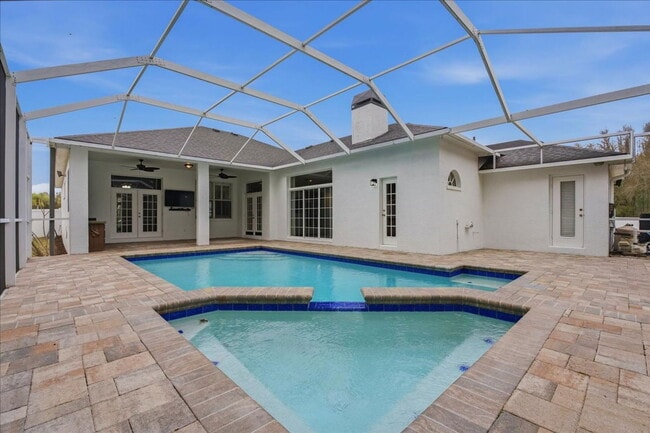 Building Photo - 525 Cullaro Ln