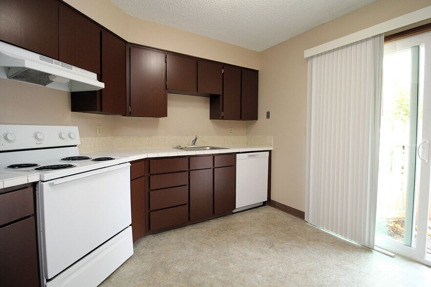 Building Photo - 2642-2642 SE 125th Ave