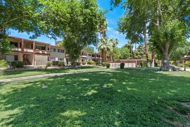 Building Photo - Welcome to this modern, remodeled condo!