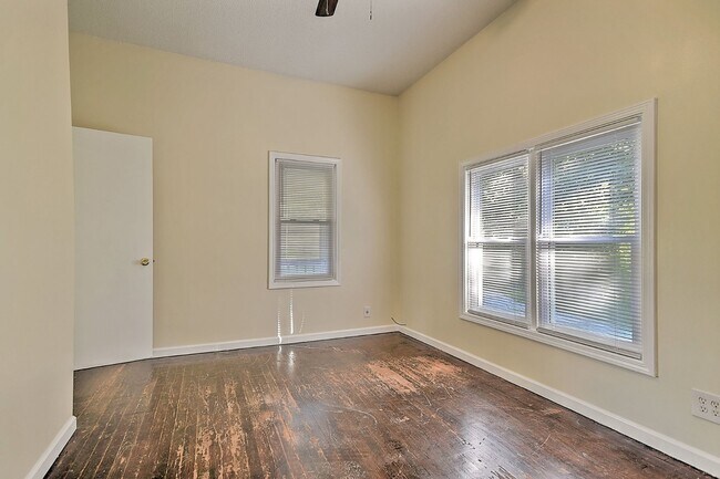 Building Photo - 875 S Pickens Bridge Rd